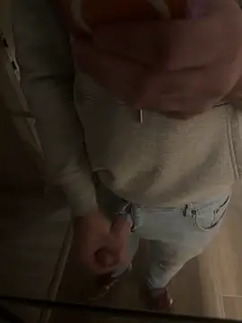 Snapshot of Klaus298 chatting on 12-02-25, 08:41 Klaus298 online show from 12-02-25, 08:41