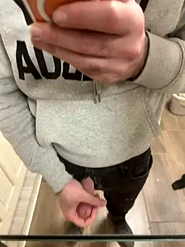 Snapshot of Klaus298 chatting on 12-16-25, 07:02 Klaus298 online show from 12-16-25, 07:02