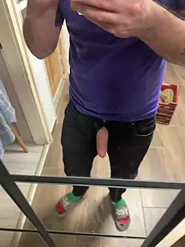 Snapshot of Klaus298 chatting on 12-16-25, 09:09 Klaus298 online show from 12-16-25, 09:09