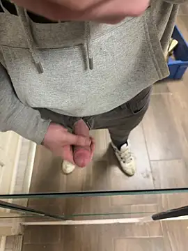 Snapshot of Klaus298 chatting on 02-05-26, 03:16 Klaus298 online show from 02-05-26, 03:16