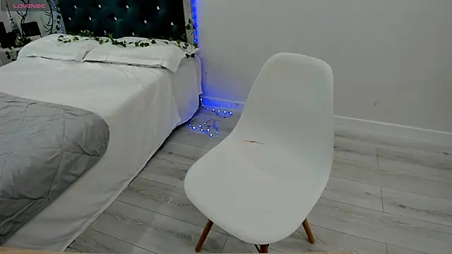 novaaskyy online show from 09-28-25, 09:25