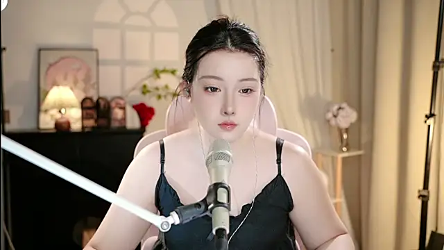 Dou-Dou-er online show from 10-11-25, 12:04