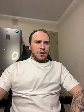 Snapshot of _XxX-XxX_ chatting on 02-18-25, 12:04 XxX-XxX online show from 02-18-25, 12:04