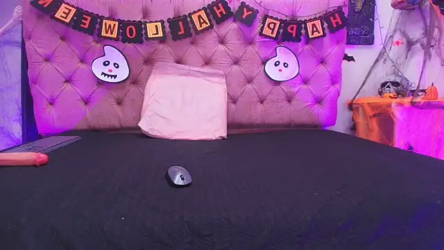 Auroraa miller online show from 10-30-25, 11:55