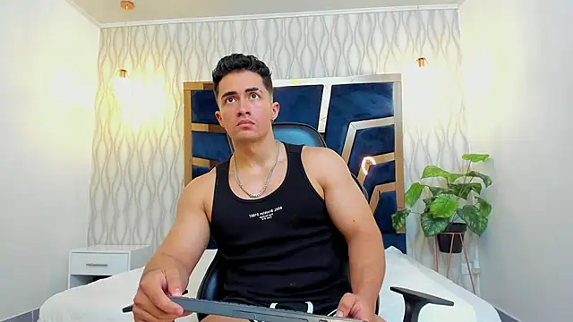 Snapshot of Brad_Summer chatting on 02-24-25, 05:20 Brad Summer online show from 02-24-25, 05:20