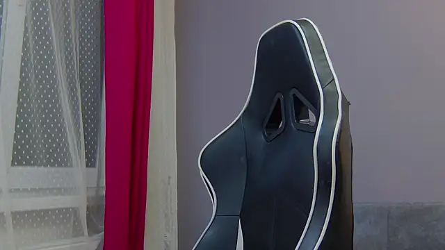 Snapshot of Eva_Lovvia_ chatting on 02-10-25, 10:19 Eva Lovvia  online show from 02-10-25, 10:19