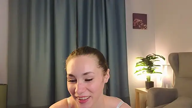 Snapshot of too_sexxxy chatting on 04-27-26, 04:43 too sexxxy online show from 04-27-26, 04:43
