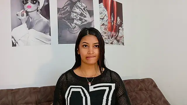 loretahorny online show from 10-10-25, 01:32