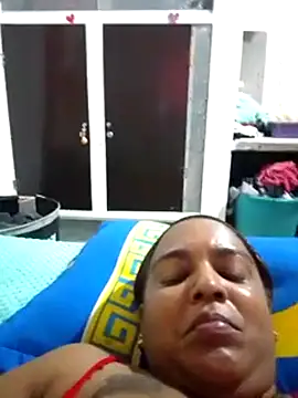 Snapshot of Teresa_mm chatting on 02-16-25, 05:48 Teresa mm online show from 02-16-25, 05:48