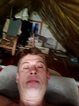 Snapshot of EngagingEvidence25 chatting on 10-16-25, 04:41 EngagingEvidence25 online show from 10-16-25, 04:41