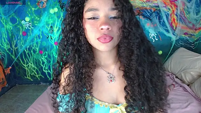 lucie petite online show from 10-21-25, 11:05