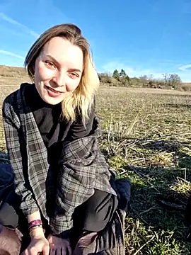 Snapshot of jennisweet chatting on 03-03-25, 03:20 jennisweet online show from 03-03-25, 03:20