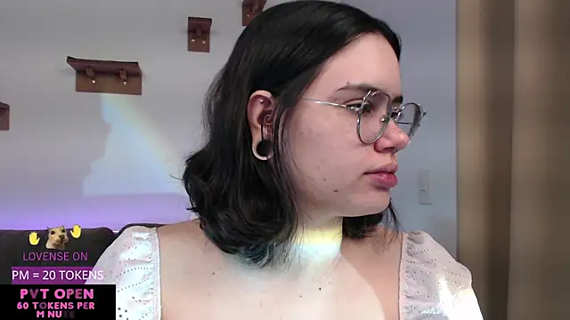 crystalll room online show from 05-13-26, 01:47