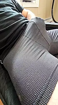 Snapshot of HorneyCalboy chatting on 02-21-26, 04:41 HorneyCalboy online show from 02-21-26, 04:41