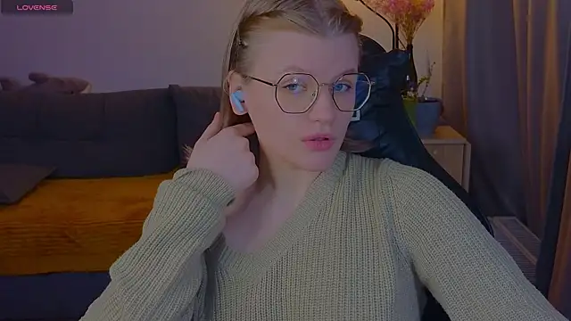 Snapshot of _JessieVibes chatting on 04-03-26, 01:31 JessieVibes online show from 04-03-26, 01:31