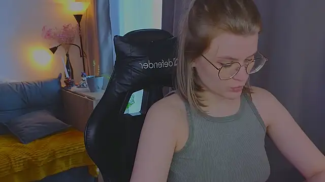 Snapshot of _JessieVibes chatting on 04-18-26, 01:37 JessieVibes online show from 04-18-26, 01:37