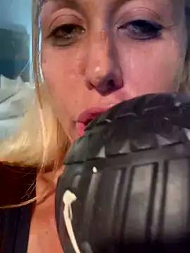 Snapshot of 1fun_one chatting on 09-16-25, 01:06 1fun one online show from 09-16-25, 01:06