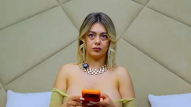 ChloeFrost online show from 05-05-26, 05:04