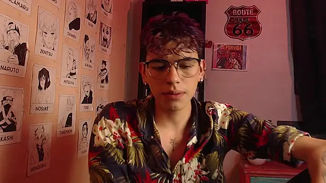 Snapshot of Mickey_Magic chatting on 01-20-25, 04:10 Mickey Magic online show from 01-20-25, 04:10