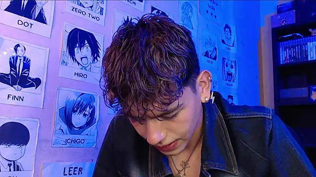 Snapshot of Mickey_Magic chatting on 02-09-25, 10:54 Mickey Magic online show from 02-09-25, 10:54