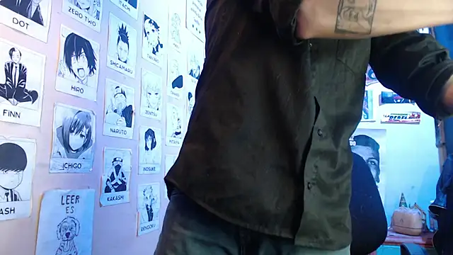 Snapshot of Mickey_Magic chatting on 02-15-25, 05:09 Mickey Magic online show from 02-15-25, 05:09