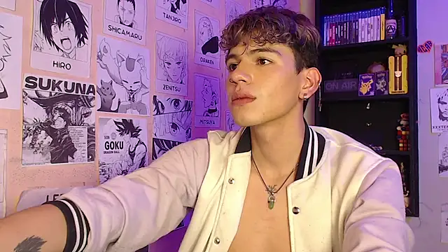 Snapshot of Mickey_Magic chatting on 03-03-25, 08:27 Mickey Magic online show from 03-03-25, 08:27