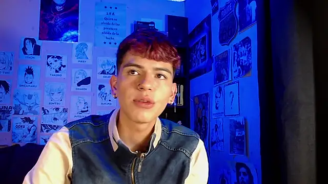 Snapshot of Mickey_Magic chatting on 03-14-25, 12:21 Mickey Magic online show from 03-14-25, 12:21