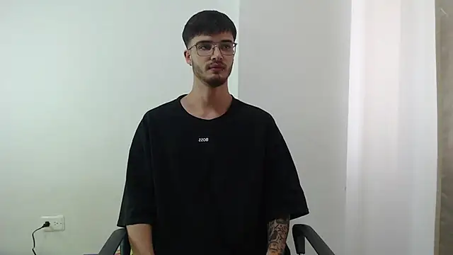 Aleex Miller online show from 09-17-25, 04:08