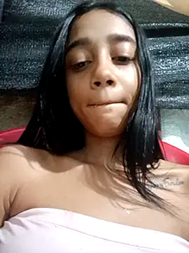 Snapshot of Zoe_Sweett18 chatting on 03-07-25, 10:43 Zoe Sweett18 online show from 03-07-25, 10:43