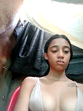 Snapshot of Zoe_Sweett18 chatting on 03-20-25, 12:53 Zoe Sweett18 online show from 03-20-25, 12:53