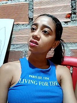 Snapshot of Zoe_Sweett18 chatting on 09-19-25, 12:17 Zoe Sweett18 online show from 09-19-25, 12:17