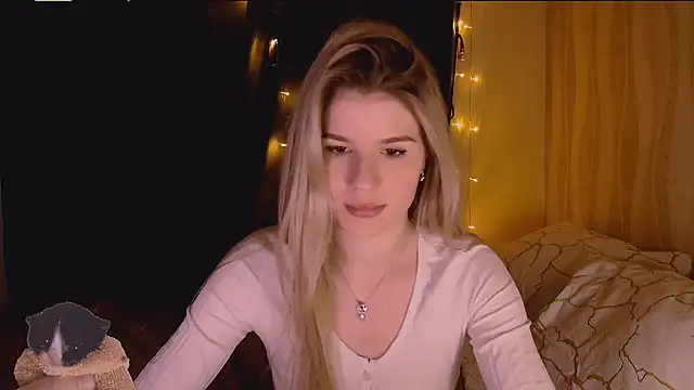 Melissa smith  online show from 11-30-25, 01:04