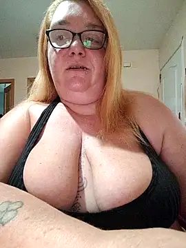 diosacurvy1984 online show from 10-17-25, 08:17