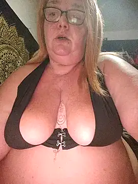 diosacurvy1984 online show from 10-22-25, 08:30