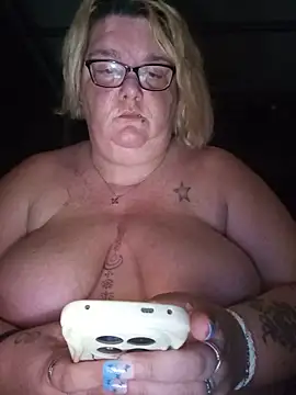diosacurvy1984 online show from 06-19-26, 11:08