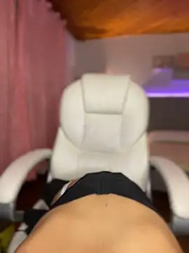 Sofia18 pinkk online show from 02-13-25, 11:37