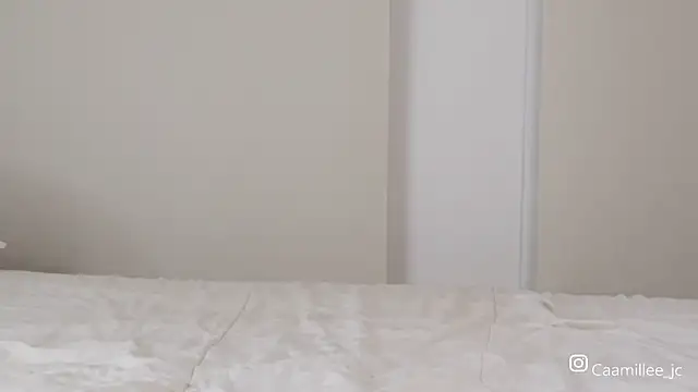 caamillee  online show from 09-22-25, 04:47