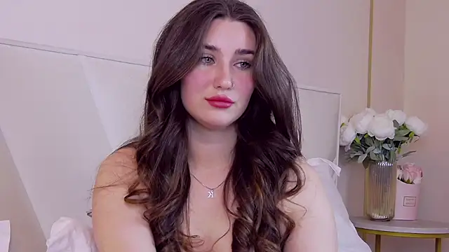 Snapshot of KiraBarlows chatting on 02-06-25, 10:53 KiraBarlows online show from 02-06-25, 10:53