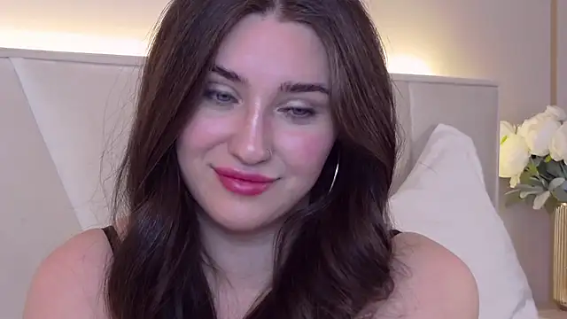 Snapshot of KiraBarlows chatting on 02-07-25, 11:24 KiraBarlows online show from 02-07-25, 11:24
