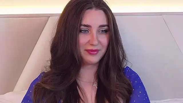 Snapshot of KiraBarlows chatting on 02-19-25, 12:46 KiraBarlows online show from 02-19-25, 12:46
