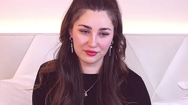 Snapshot of KiraBarlows chatting on 03-21-25, 10:06 KiraBarlows online show from 03-21-25, 10:06