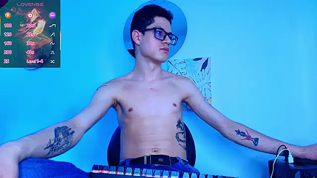 Snapshot of wolfandsky chatting on 02-18-26, 11:50 wolfandsky online show from 02-18-26, 11:50