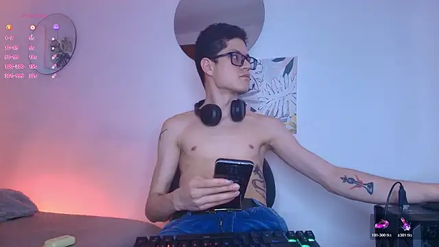 Snapshot of wolfandsky chatting on 03-05-26, 12:01 wolfandsky online show from 03-05-26, 12:01