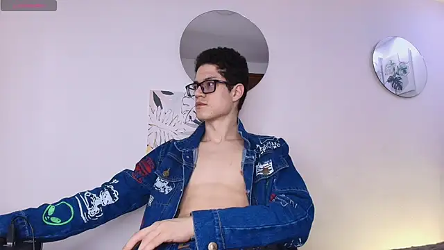 Snapshot of wolfandsky chatting on 03-23-26, 01:48 wolfandsky online show from 03-23-26, 01:48