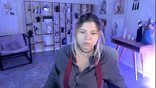 Snapshot of DiaAngell chatting on 09-25-25, 08:23 DiaAngell online show from 09-25-25, 08:23