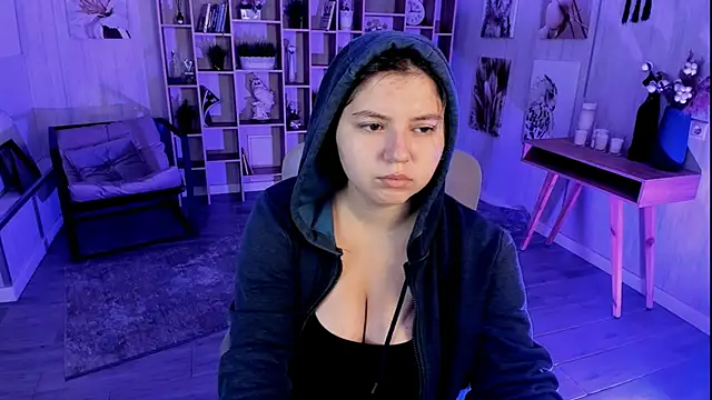 Snapshot of DiaAngell chatting on 09-28-25, 07:30 DiaAngell online show from 09-28-25, 07:30