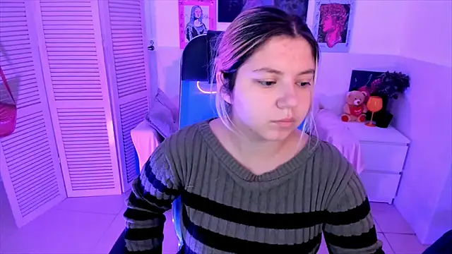 Snapshot of DiaAngell chatting on 09-29-25, 08:35 DiaAngell online show from 09-29-25, 08:35