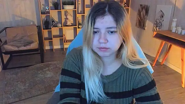 Snapshot of DiaAngell chatting on 10-26-25, 07:42 DiaAngell online show from 10-26-25, 07:42