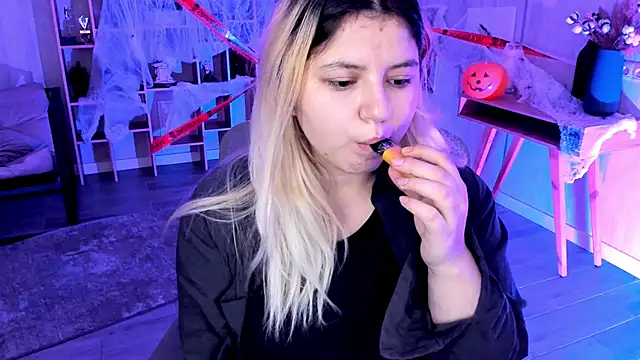 Snapshot of DiaAngell chatting on 11-01-25, 08:00 DiaAngell online show from 11-01-25, 08:00