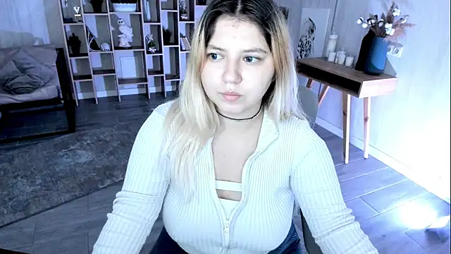 Snapshot of DiaAngell chatting on 11-07-25, 06:19 DiaAngell online show from 11-07-25, 06:19